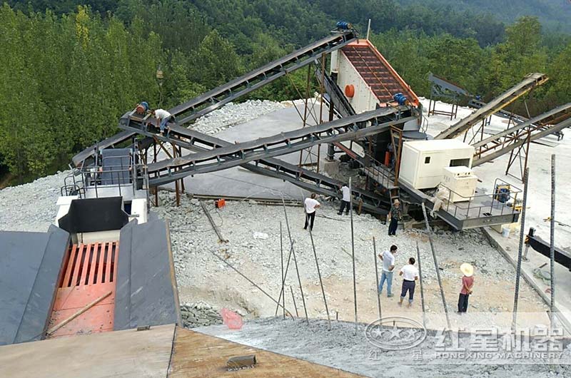 江苏客户车载移动石料破碎机生产现场